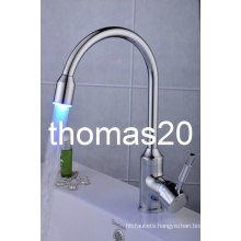 LED Hydropowered Kitchen Faucet/Mixer Tap Qh114f